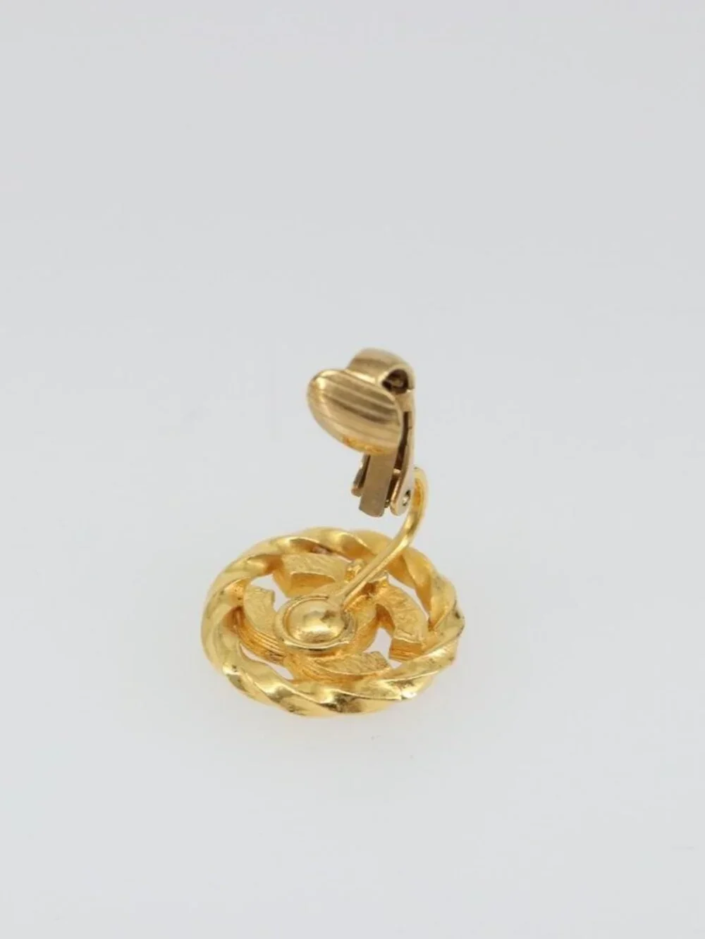 CHANEL Earring Metal Gold Tone CC Auth 188627